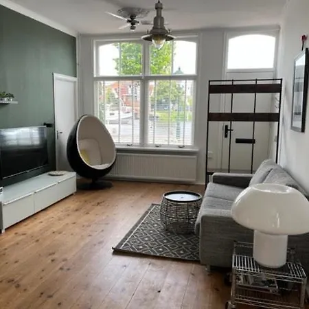 Apartment Aan Het Water